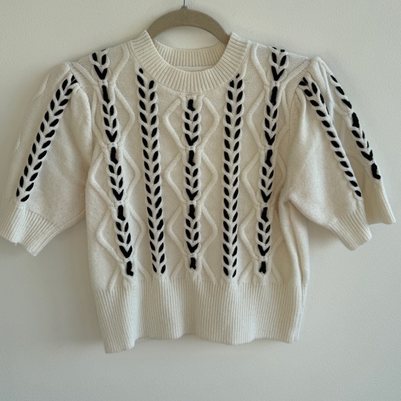 Sweaters - Black and Cream Pattern Knit Sweater